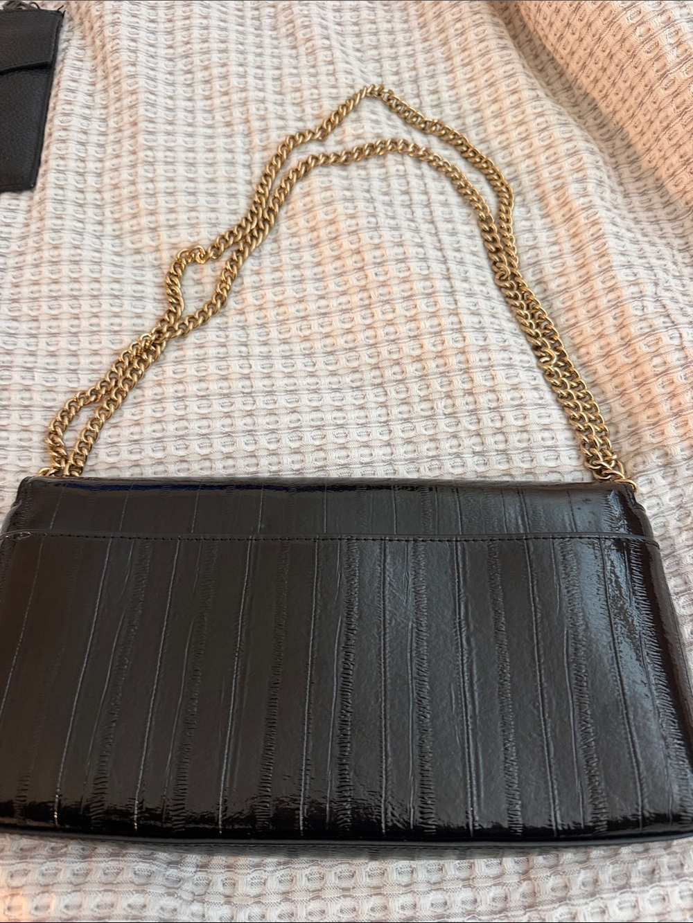 Kurt Geiger Black Shoulder Bag with Gold Chain - Picture 2 of 3